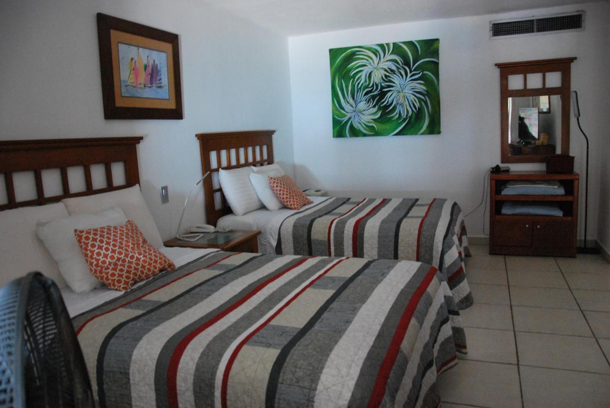 Beachfront Resort Condo beside la Isla Mall Puerto Vallarta Exterior foto
